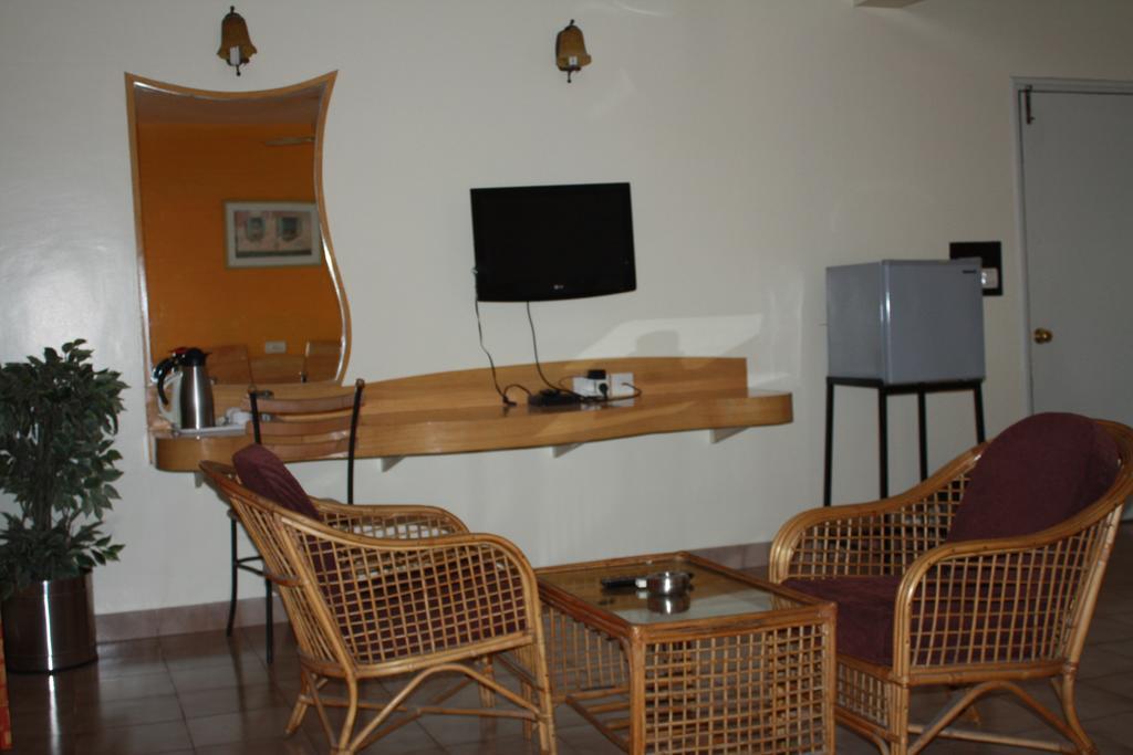 Tom'S Hotel Bangalore Exterior photo
