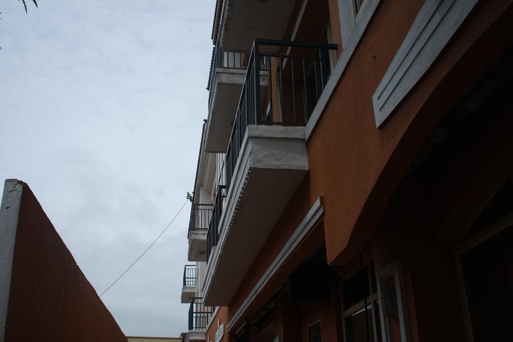 Tom'S Hotel Bangalore Exterior photo
