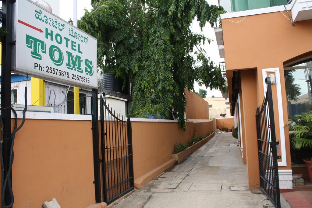 Tom'S Hotel Bangalore Exterior photo