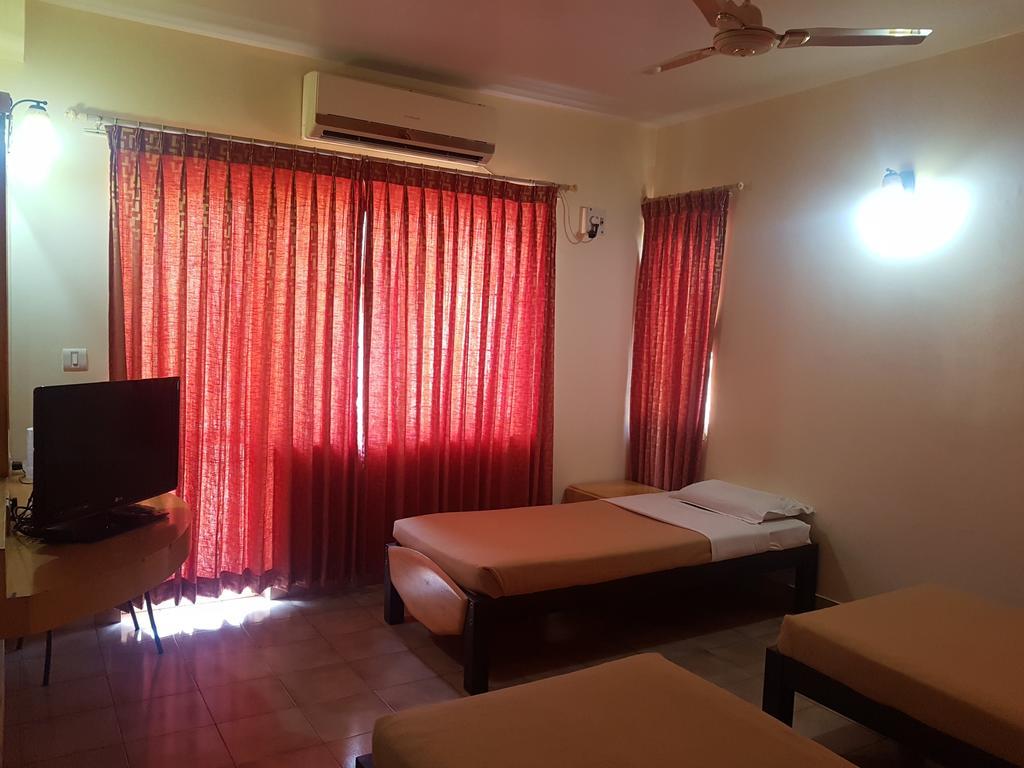 Tom'S Hotel Bangalore Exterior photo