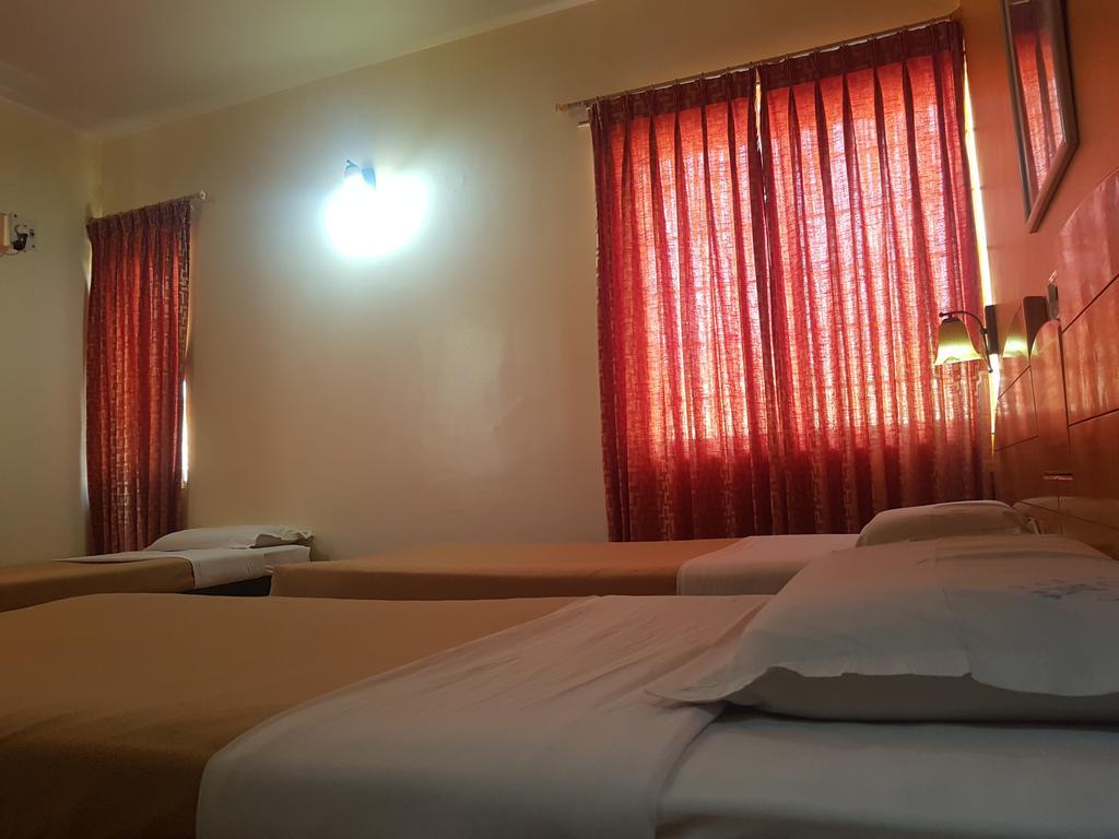 Tom'S Hotel Bangalore Exterior photo