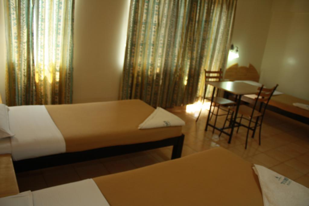 Tom'S Hotel Bangalore Exterior photo