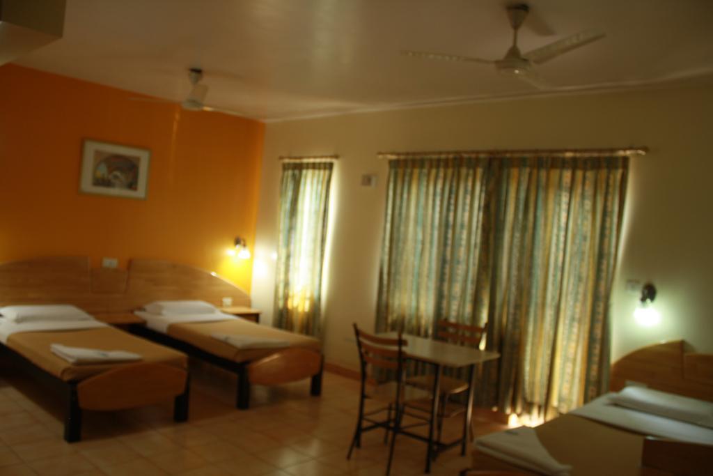 Tom'S Hotel Bangalore Exterior photo
