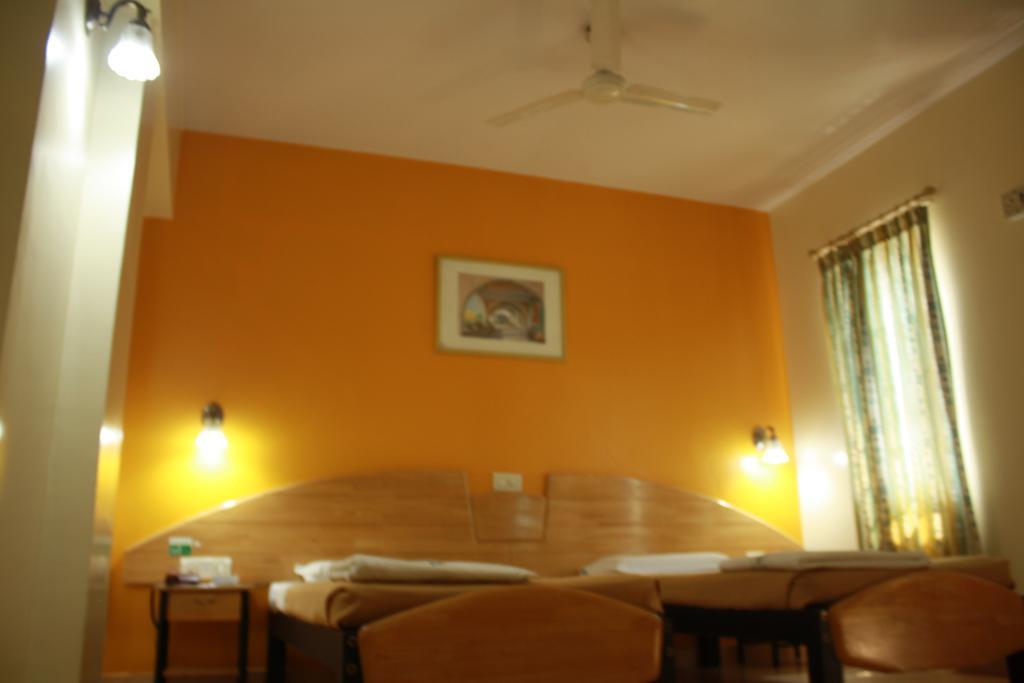 Tom'S Hotel Bangalore Exterior photo