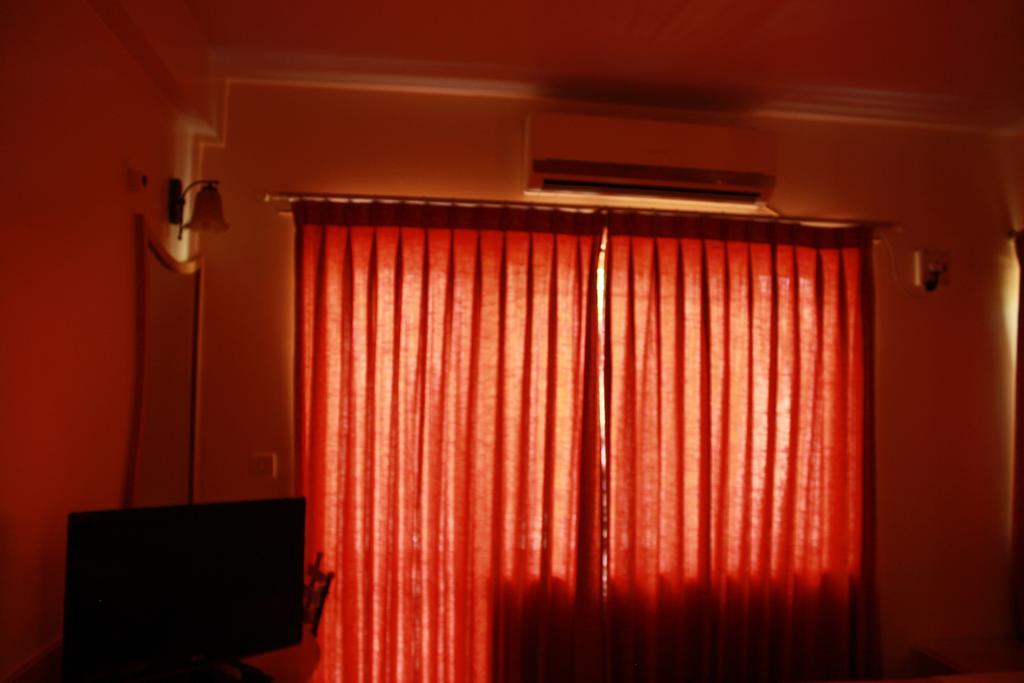 Tom'S Hotel Bangalore Exterior photo