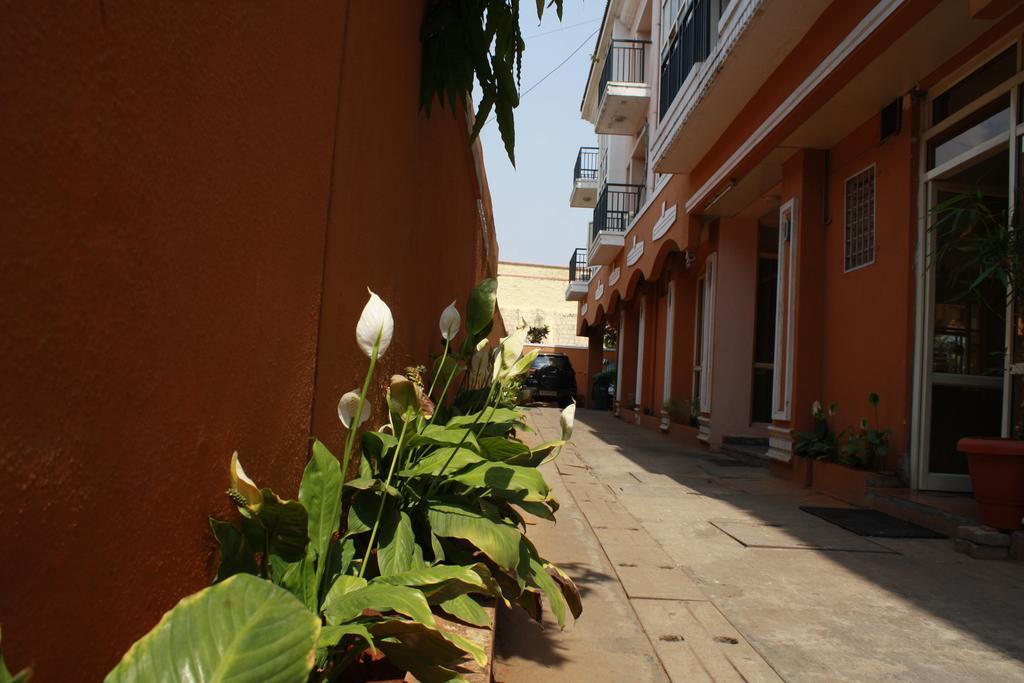 Tom'S Hotel Bangalore Exterior photo