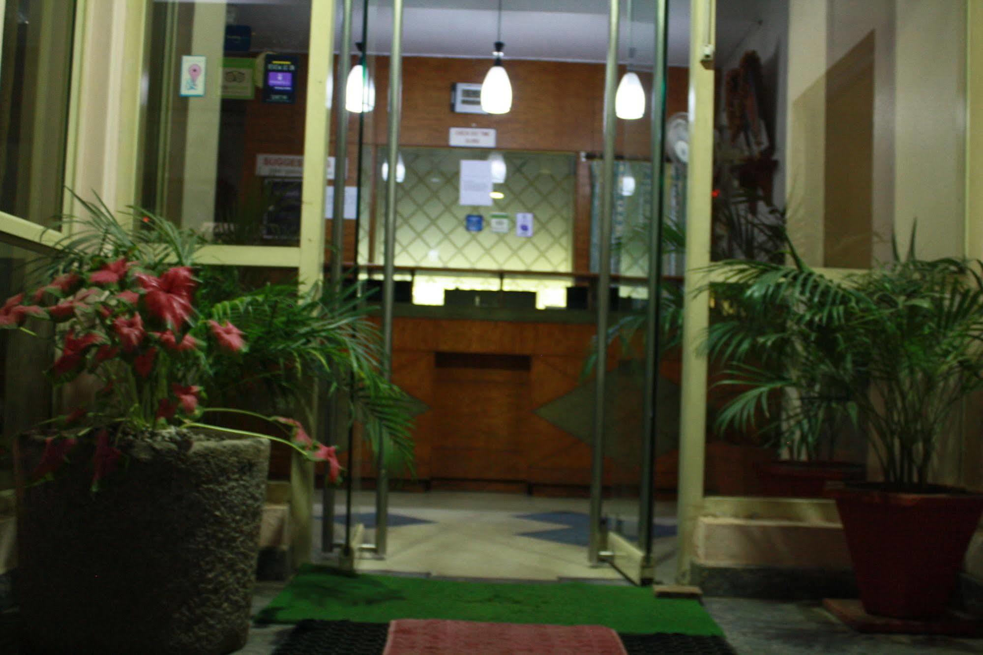 Tom'S Hotel Bangalore Exterior photo